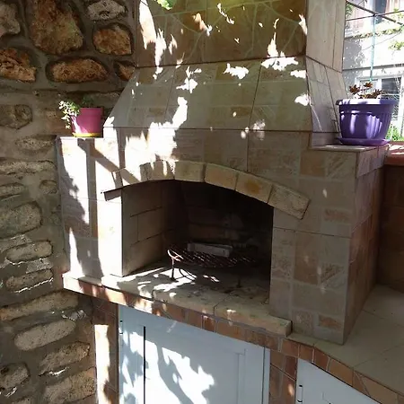 بيت ضيافة Emona
